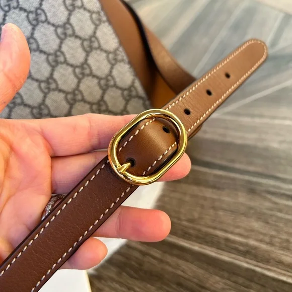 GUCCI GG Supreme Top Handle Bag - Picture 4 of 16